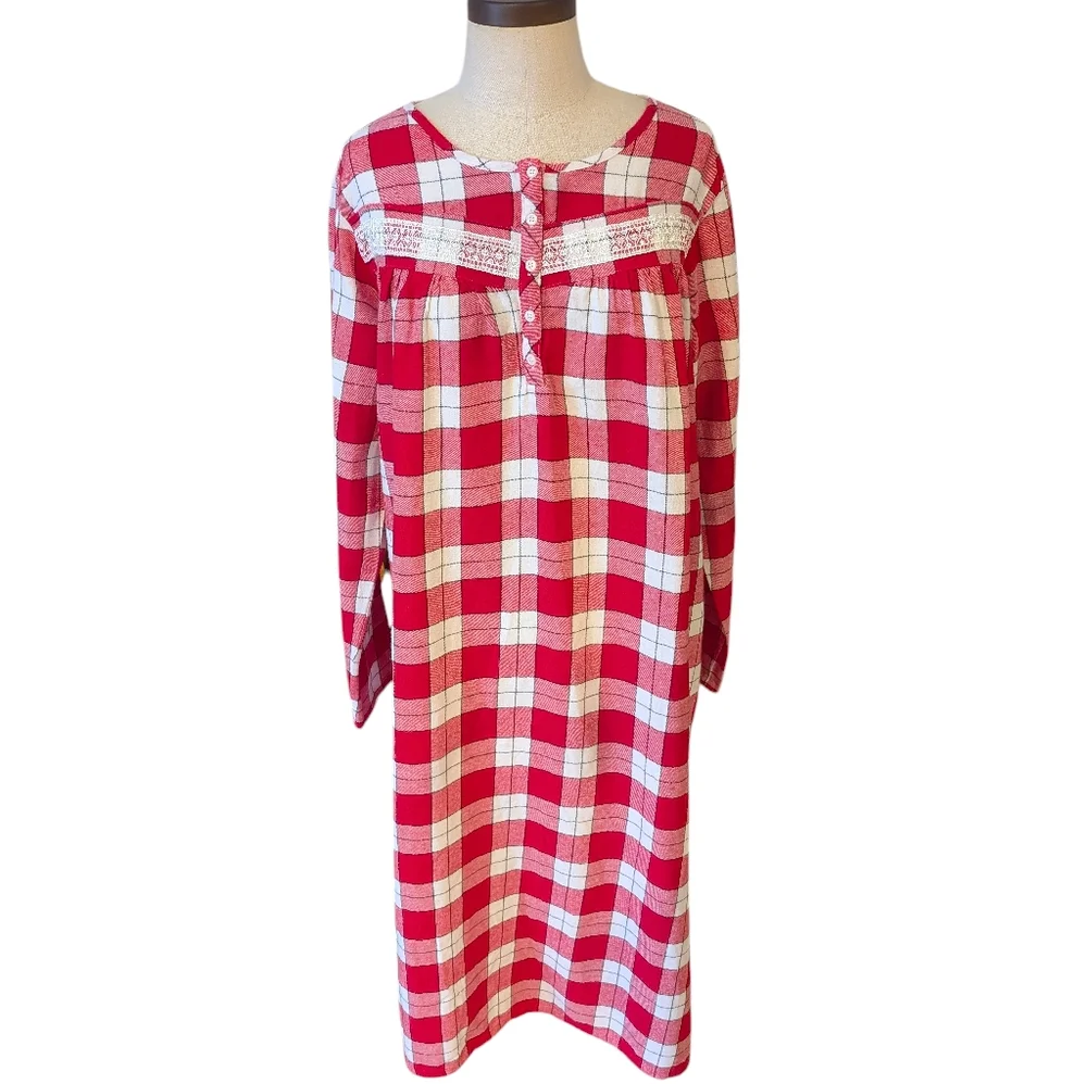 Croft & Barrow cotton flannel red & white checked traditional nightgown. Large.